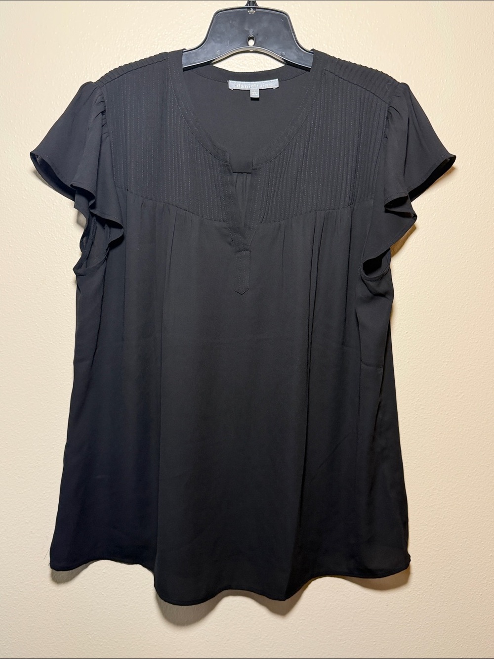 Daniel Rainn Black Pintuck Flutter Sleeve Blouse